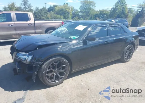 2019 Chrysler 300 Touring z USA, uszkodzony, nr VIN 2C3CCAAG7KH733347